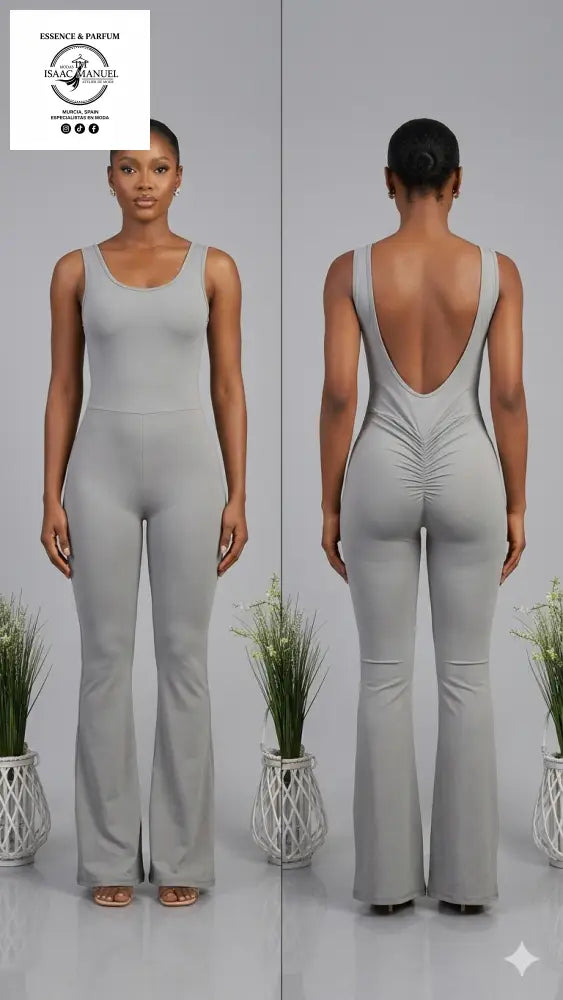Jumpsuit gris ajustado tipo flare con escote profundo en la espalda y diseño moldeador de silueta.