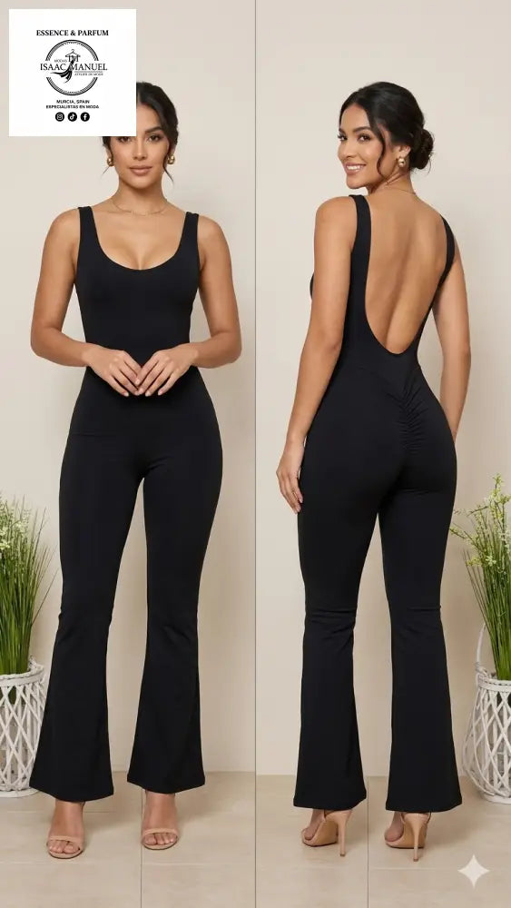 Enterizo negro de bota campana con espalda descubierta y detalle de fruncido push-up en la parte trasera.