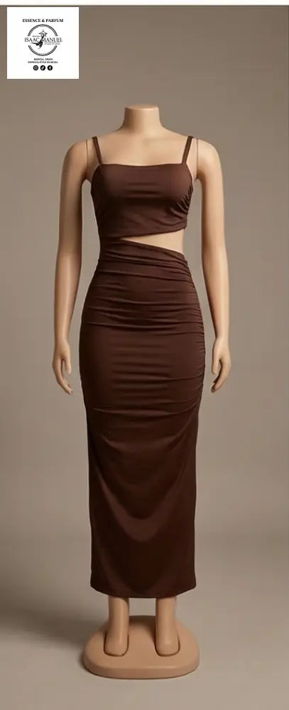 Vestido Maxi ’Night Muse’ – Sofisticación con Cut-Out y Detalle Fruncido Marrón VESTIDO