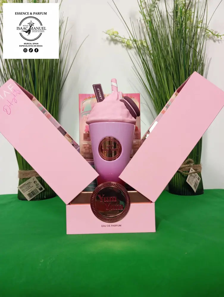 Perfume de armaf yumyum en una caja