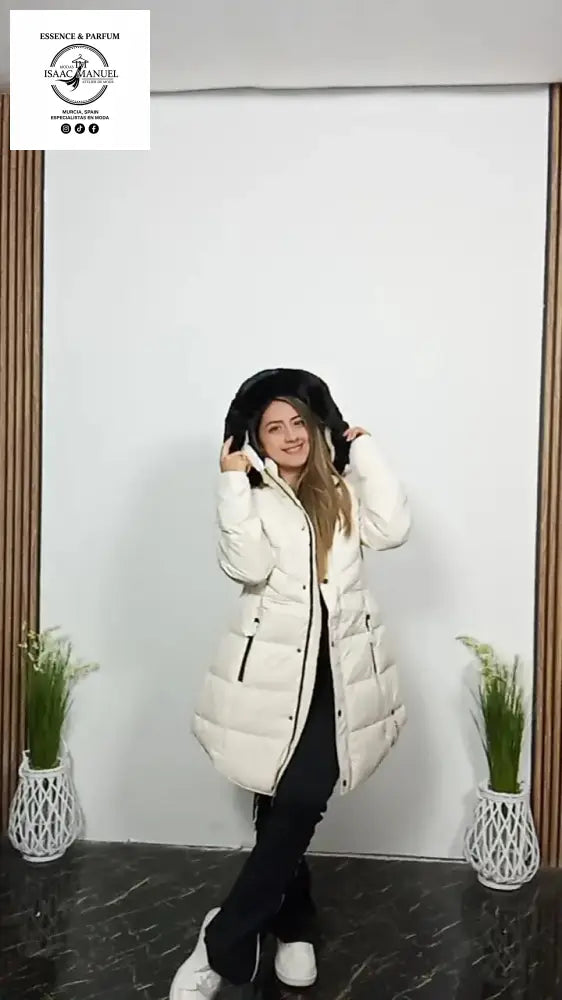 Chaqueta acolchada larga ideal para climas fríos. chaqueta de mujer