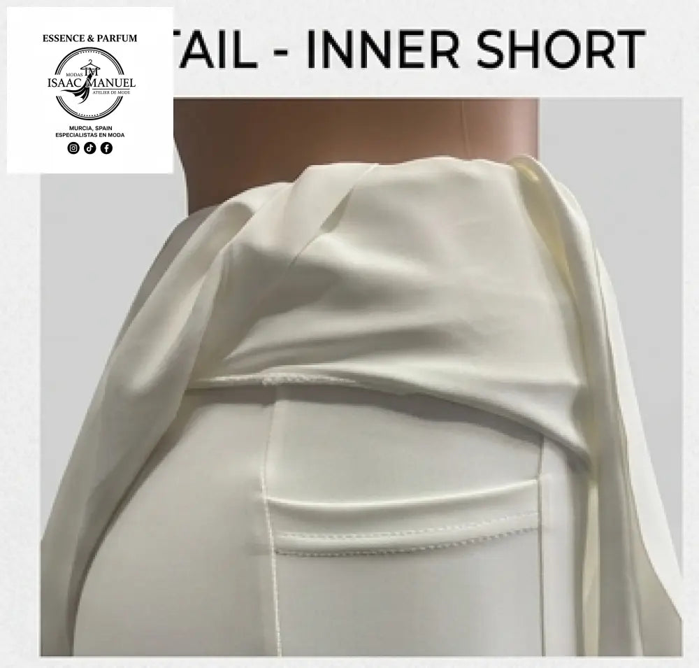 Detalle del short interior integrado de la falda pantalón de licra mujer